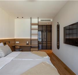 4 Bedroom Luxury Villa with Heated Pool and boat mooring, Ciovo near Trogir – Sleeps 8